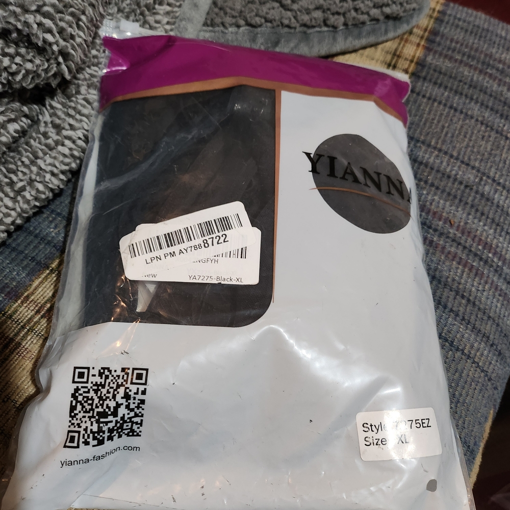 YIANNA Black Women's Shapewear Bodysuit - Picture 4 of 4